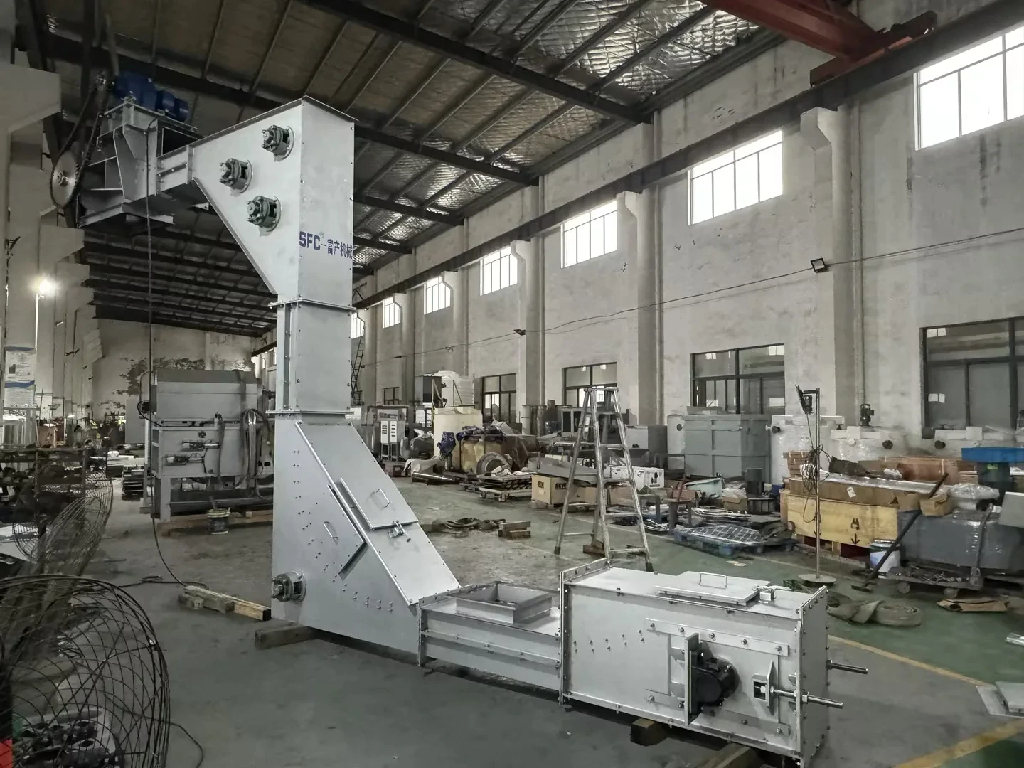 Scraper Conveyor_ACT_01